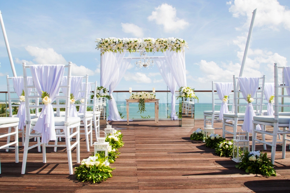 Beautifulbohoweddingsetupflowerdecorationtropicalstyle-960×720
